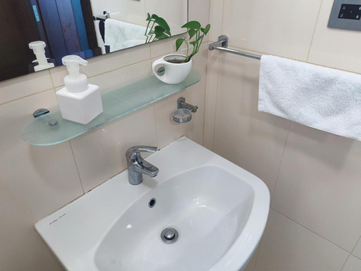 Abu Dhabi Cozy Mangrove View, Seaview 1 Bedroom 1 Partition Apartment Not Hotel Kültér fotó